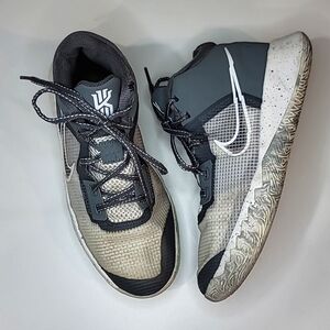 NIKE KYRIE Flytrap 4 Sneakers Basketball Shoes Hightops Lace Up